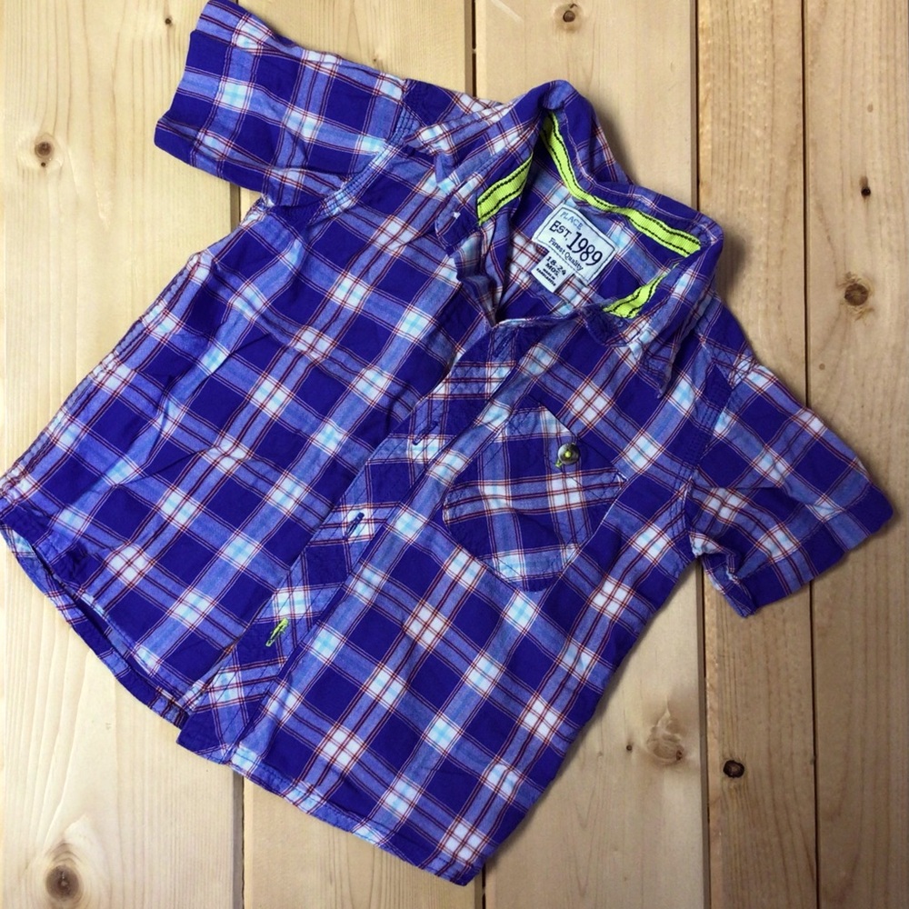 Toddler boys button up short sleeve.